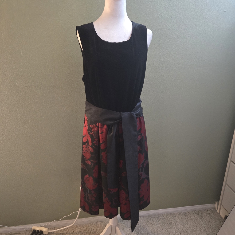 R&K Women's Formal Sleeveless Dress with Floral Skirt & Sash
